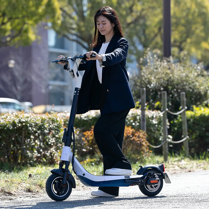 EX15 Pro（特定原付電動キックボード）